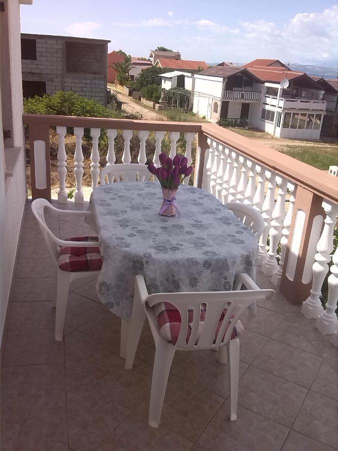 Apartman Borosa Vir Luaran gambar